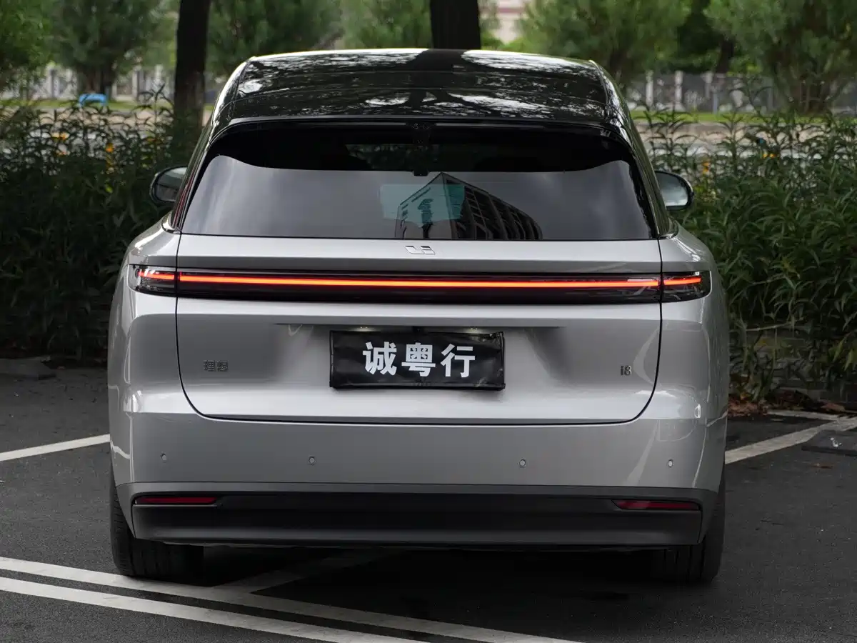 Li Auto Li i8 2026 2025 Standard Edition