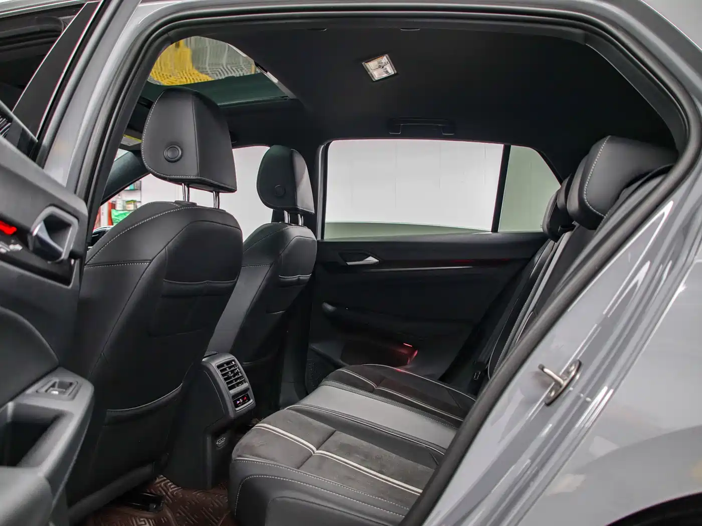 Volkswagen Golf 2023 Model 280TSI DSG R-Line фото 15