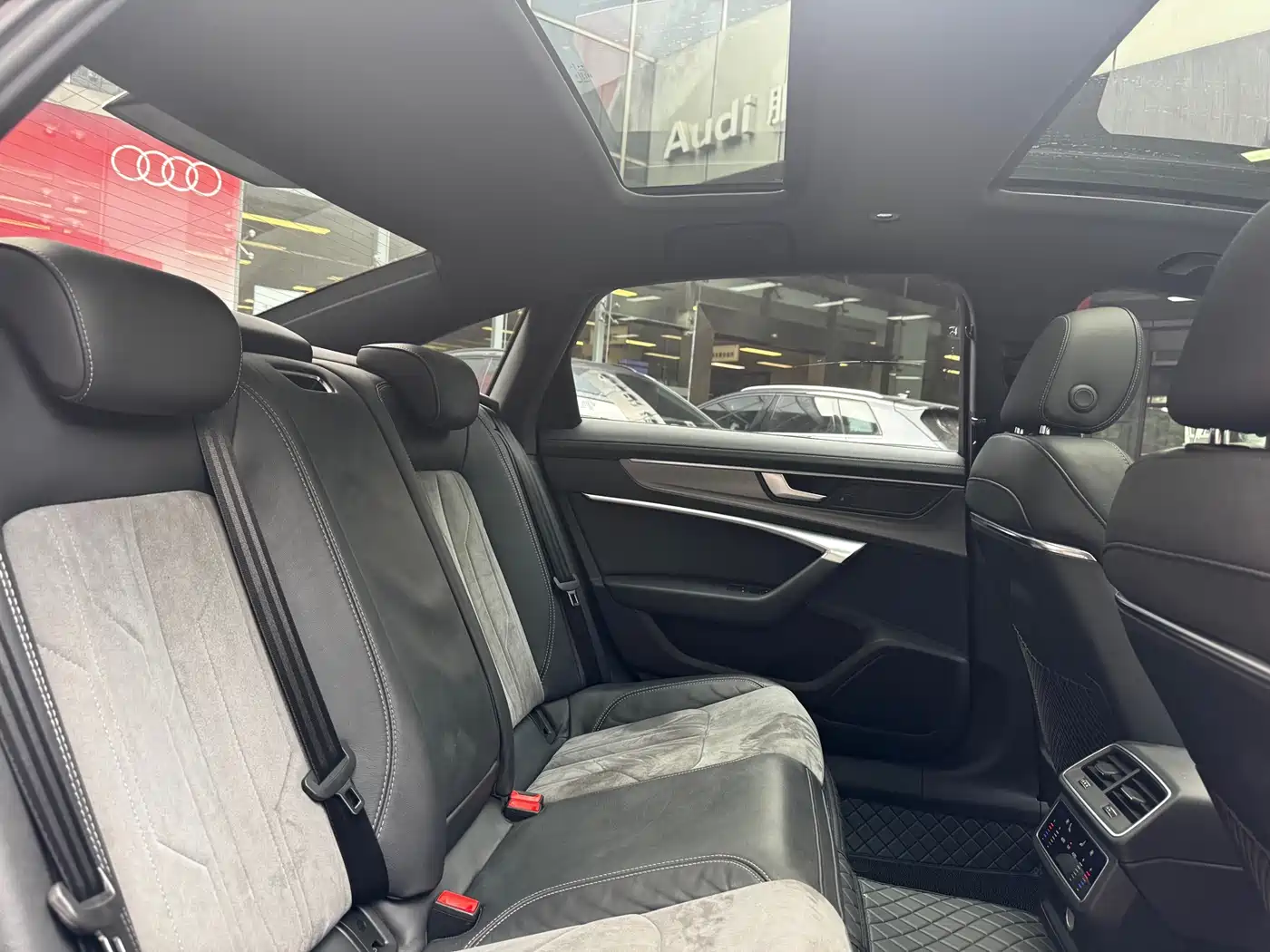 Audi A6L 2021 45 TFSI quattro Exclusive Sport фото 6