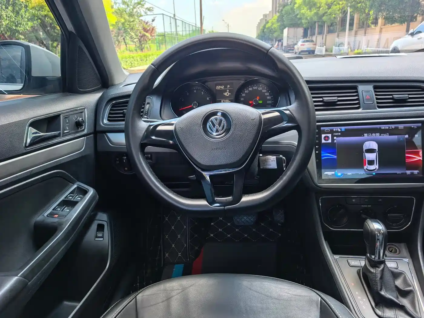 Volkswagen Lavida 2017 1.6L Automatic Comfort Edition фото 12