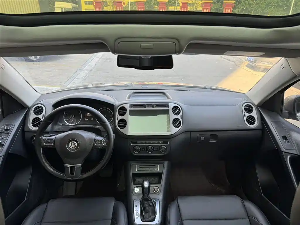 Volkswagen Tiguan 2015 1.8TSI Automatic 2WD Highline фото 8