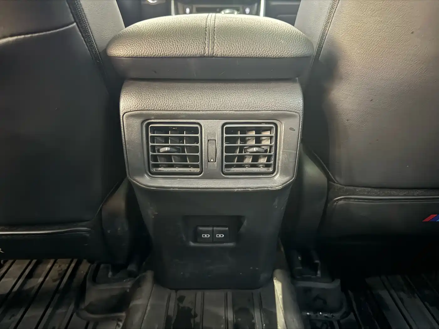 Toyota Wildlander 2022 2.0L CVT FWD Luxury PLUS Edition фото 20