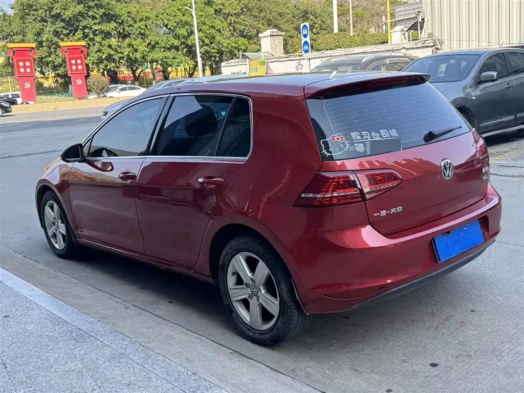 Volkswagen Golf 2015 1.6L Automatic Comfort фото 5