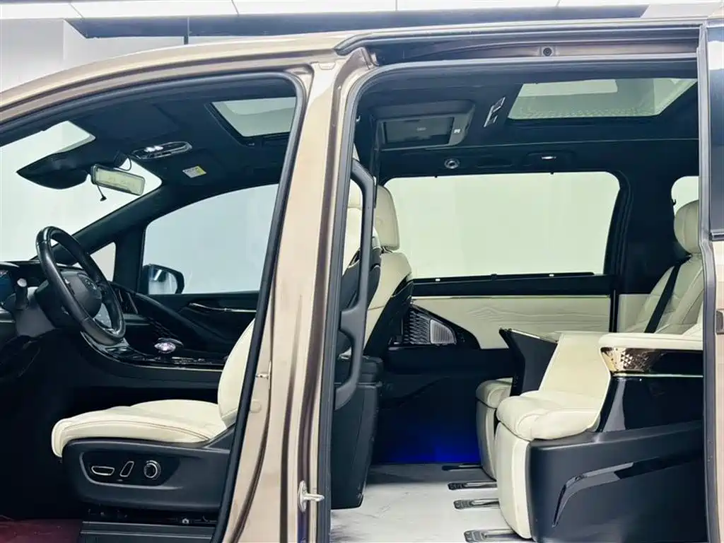 GAC Trumpchi Trumpchi M8 2023 Model Master Series Hybrid Royal Edition фото 5