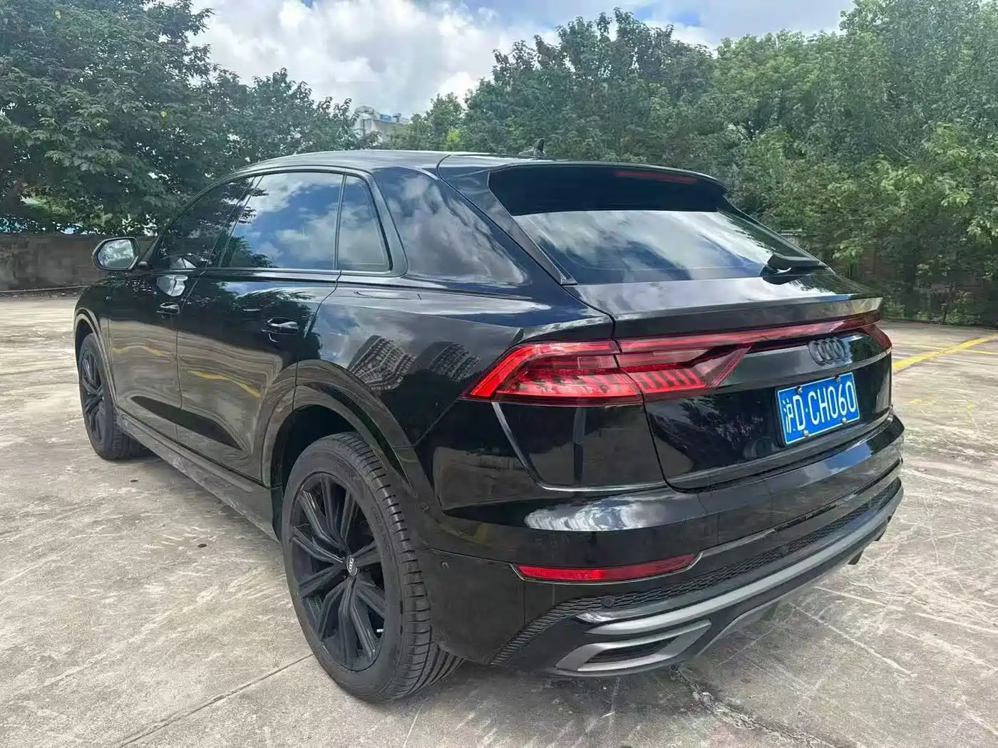 Фото 3 - Audi Q8
