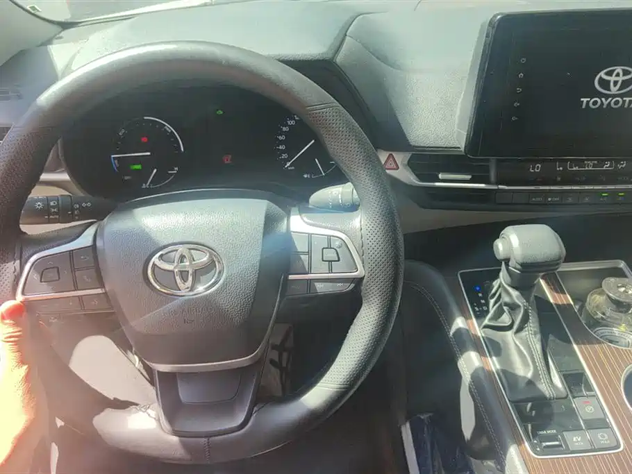 Toyota Sienna 2023 2.5L Hybrid Comfort Edition фото 12