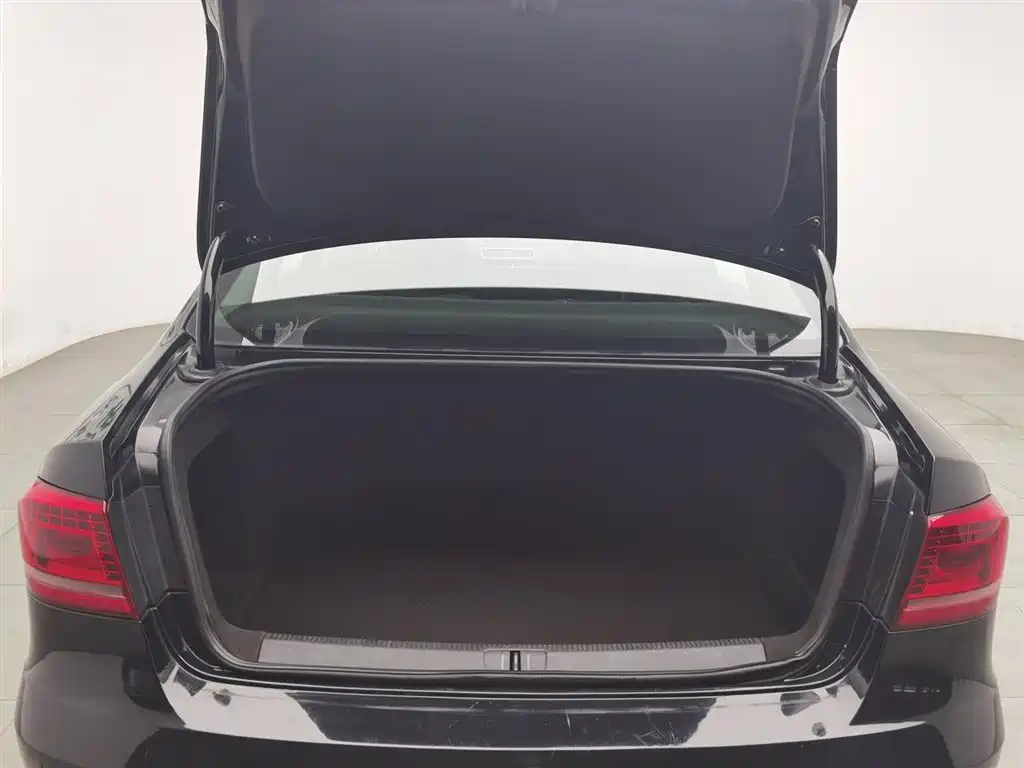 Volkswagen Magotan 2016 1.8TSI Smart Luxury фото 16