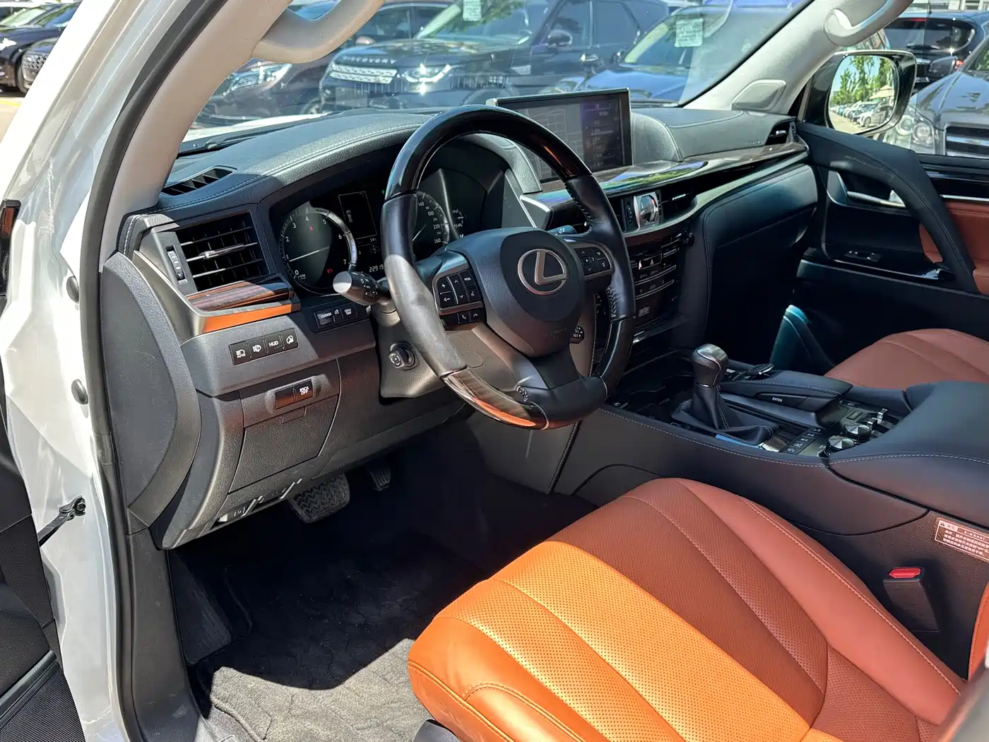 Lexus LX 2019 570 Dynamic Luxury Edition фото 7