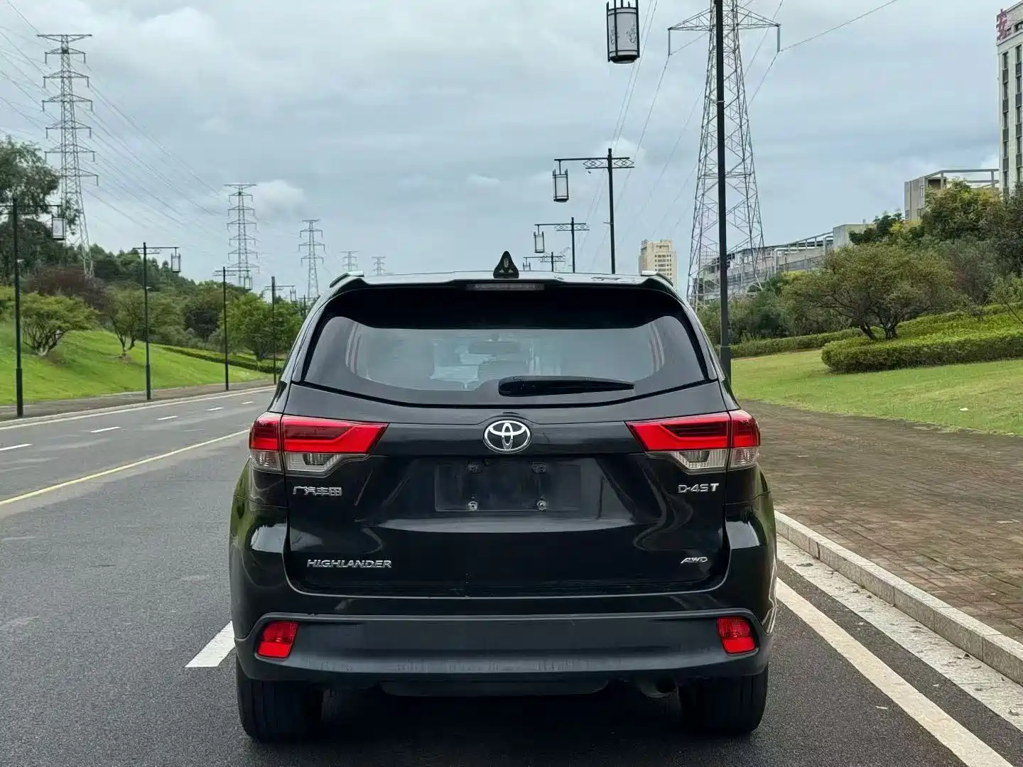Photo 8 - Toyota Highlander