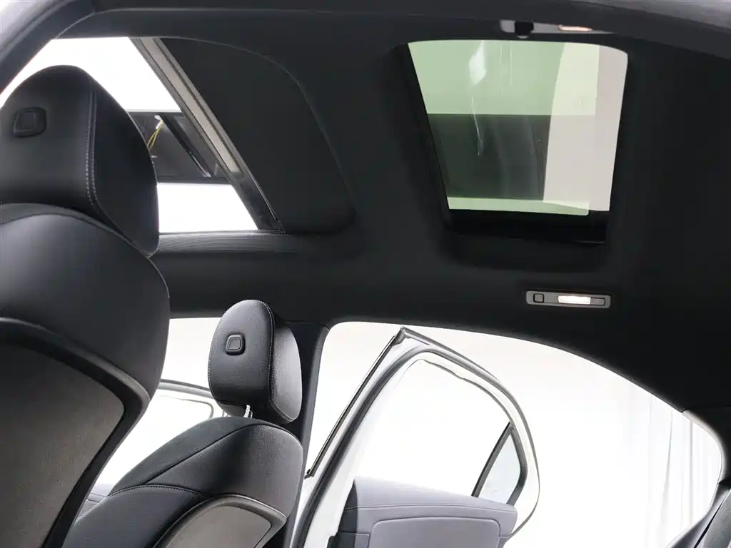 Mercedes-Benz A-Class 2021 A 200 L Sport Sedan Fashion Edition фото 7