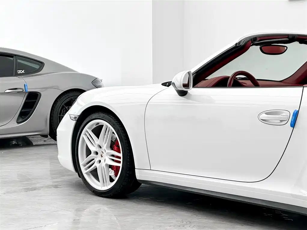 Porsche 911 2013 Carrera 4S Cabriolet 3.8L фото 9