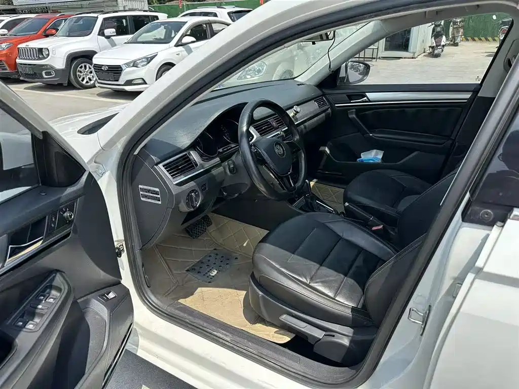 Volkswagen Bora 2016 Model 1.6L Automatic Comfort фото 5