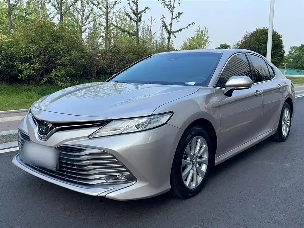 Toyota Camry 2018 2.0G Luxury Edition фото 2