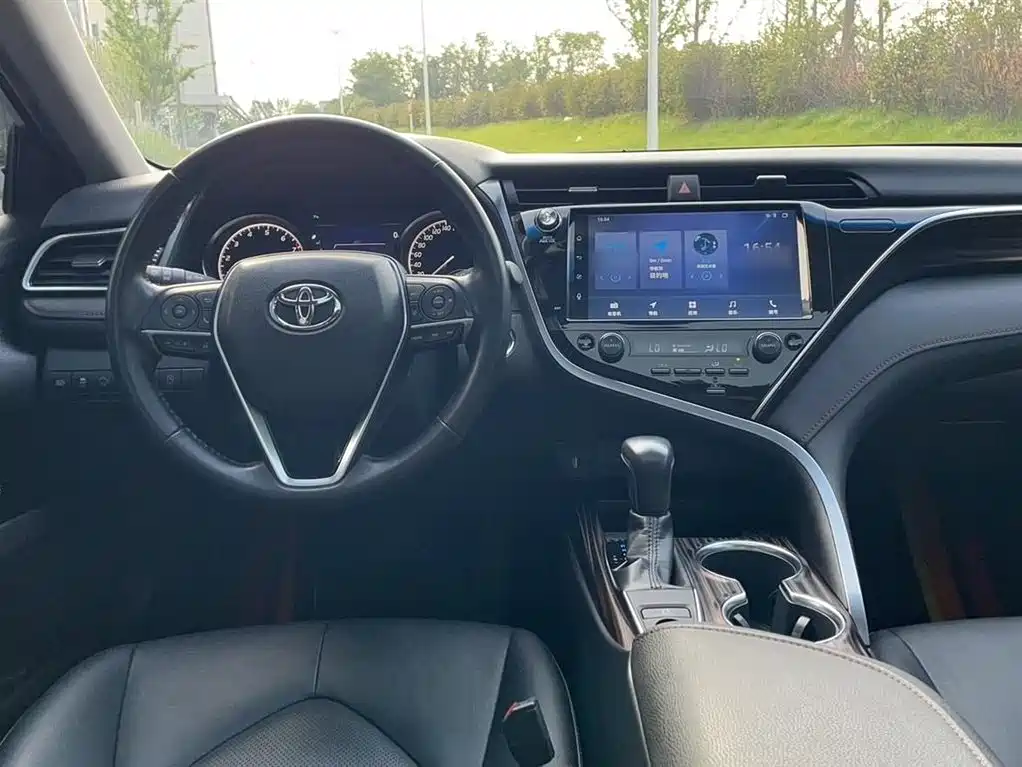 Toyota Camry 2018 2.0G Luxury Edition фото 3