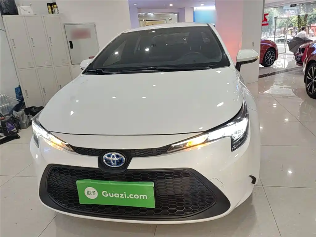 Toyota Levin 2022 Dual Engine 1.8H E-CVT Progressive Edition фото 3