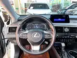 Photo 8 - Lexus RX