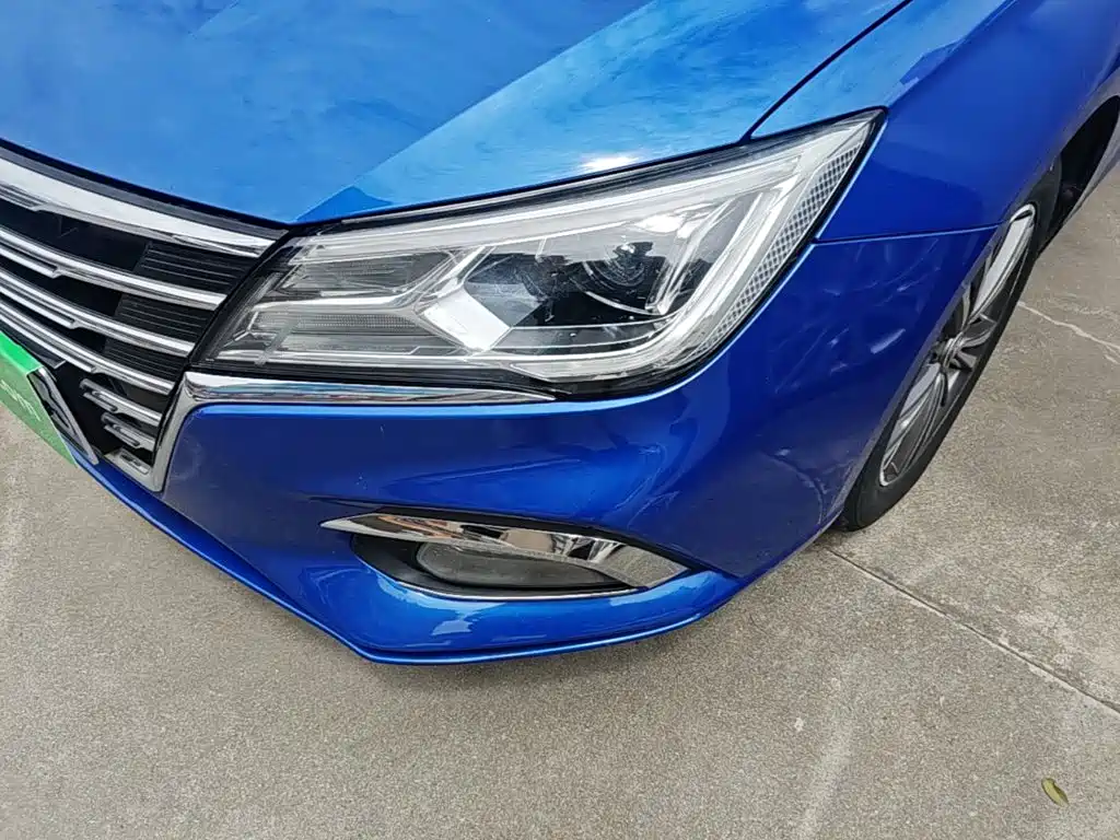 Фото 24 - Roewe i5