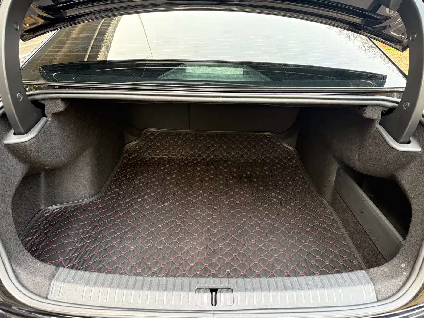 Volkswagen Passat 2023 Facelift 330TSI Starlight Elite Edition фото 14
