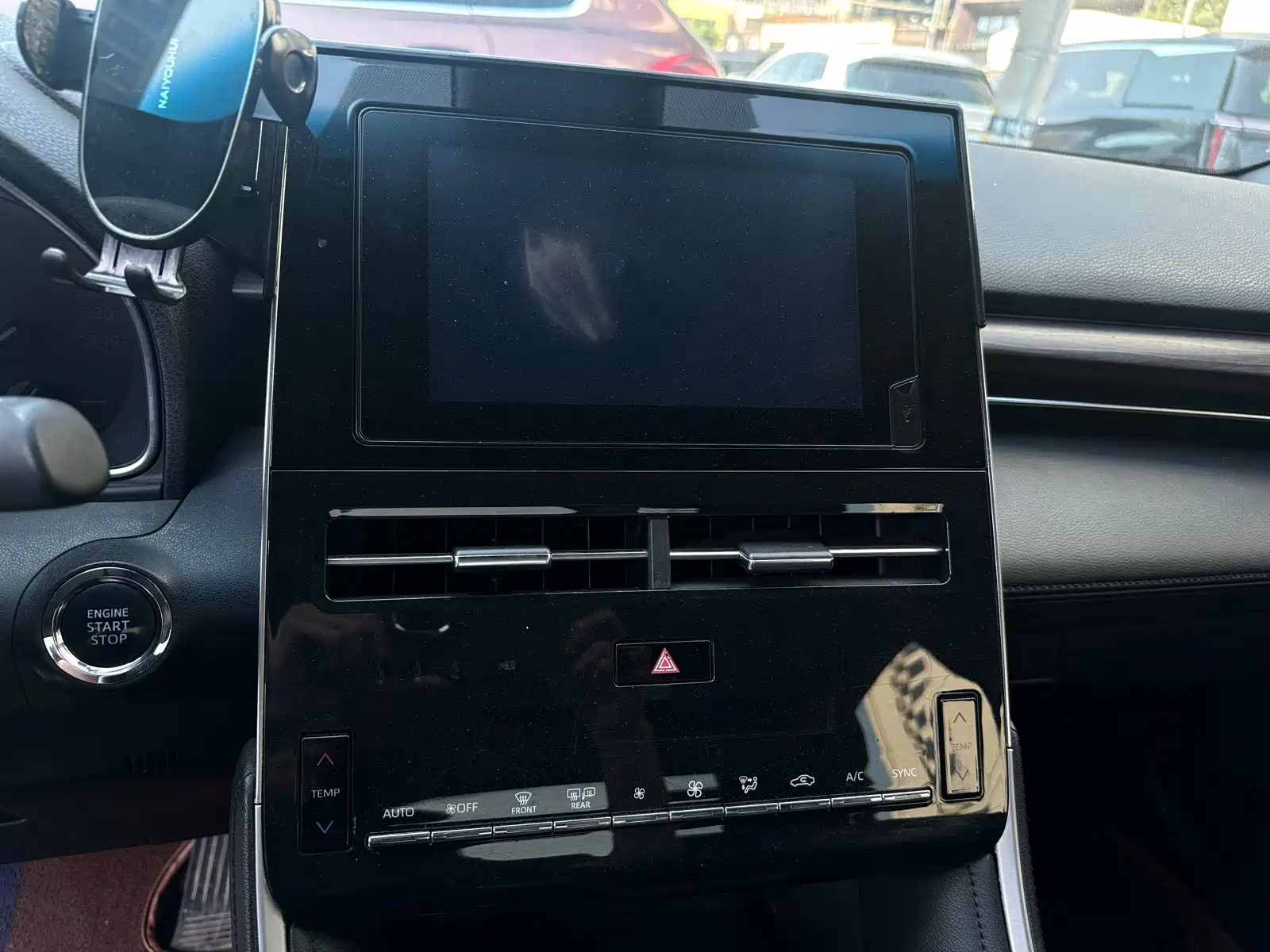 Photo 22 - Toyota Avalon