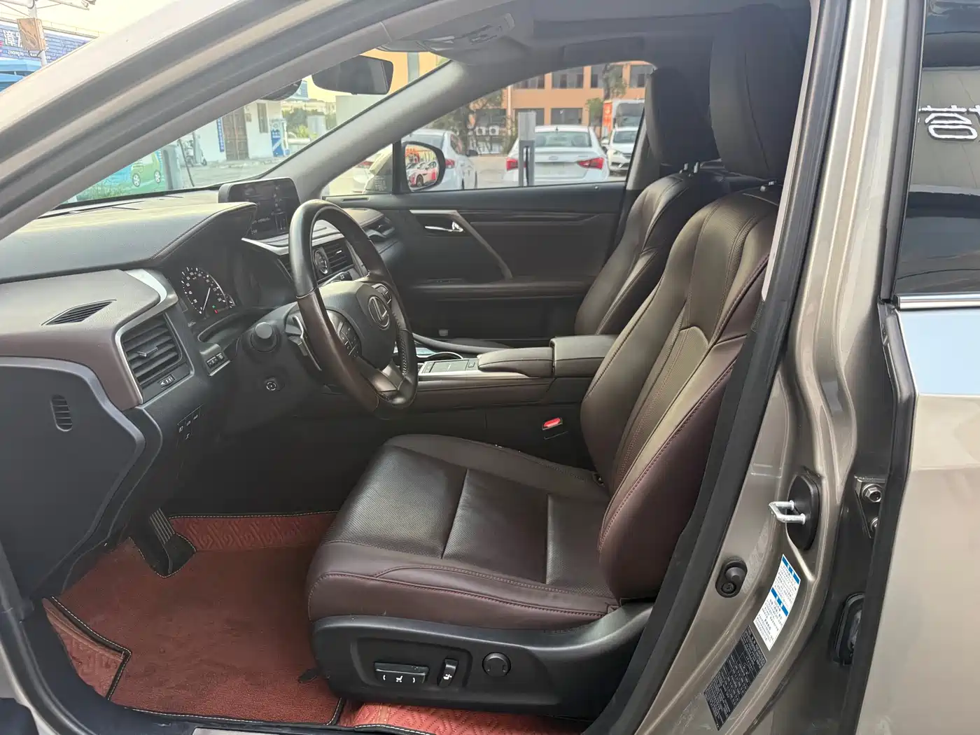 Lexus RX 2020 Facelift 300 AWD Elegance Edition фото 4