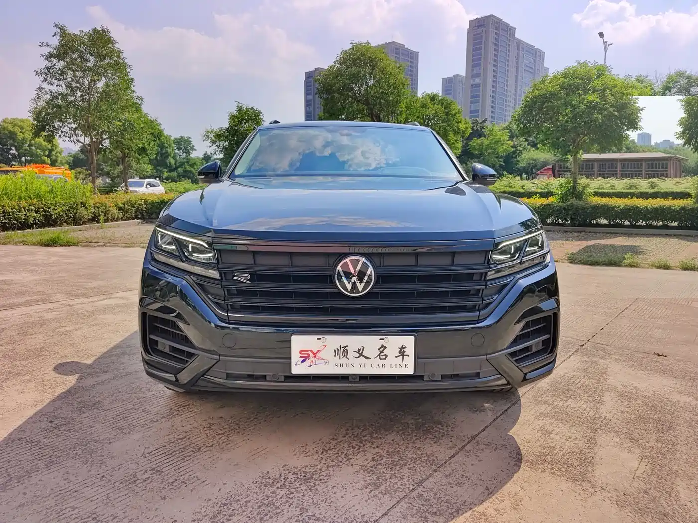 Volkswagen Touareg 2022 3.0TSI Rui Xiang Edition Gloss Black Sport Package фото 5