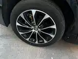 Photo 16 - Toyota Avalon