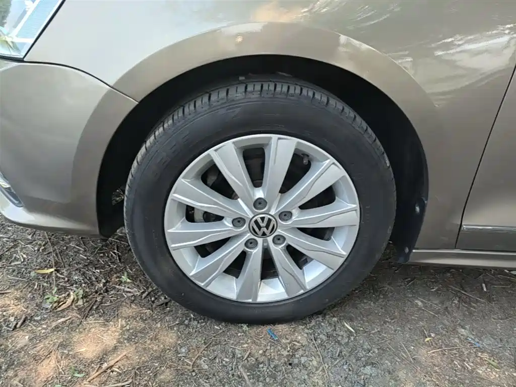 Volkswagen Sagitar 2017 1.6L Automatic Comfort фото 23