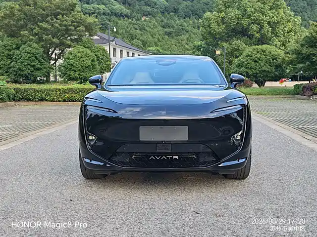 Avatr 11 2025 Max Pure Electric AWD — фото 2