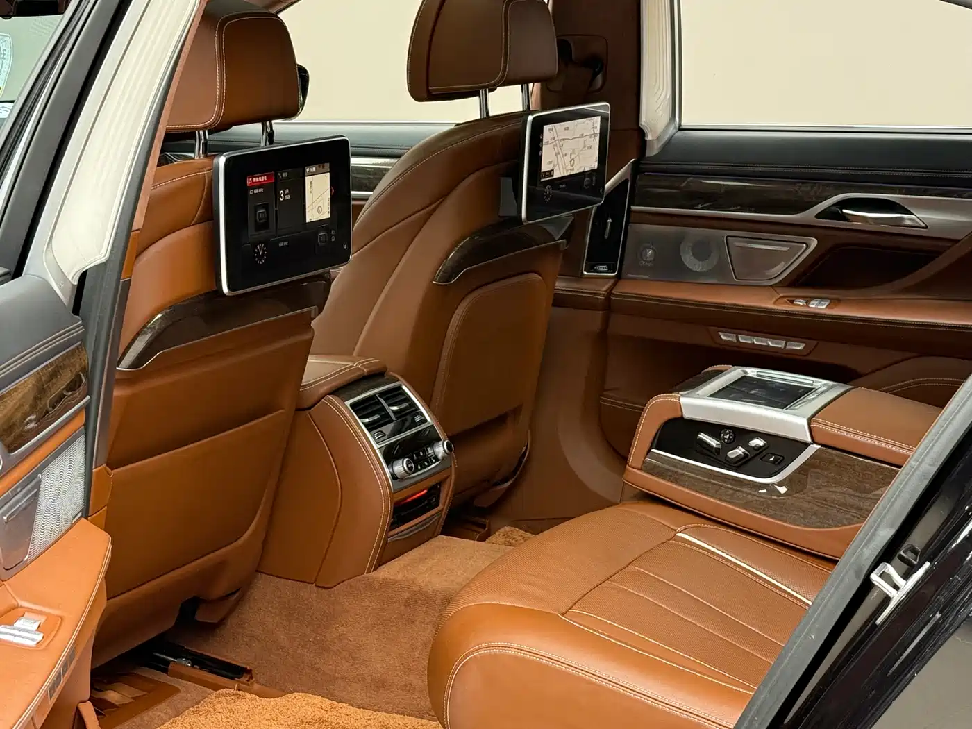 BMW 7 Series 2018 740Li xDrive Premium Type M Sport Package фото 4