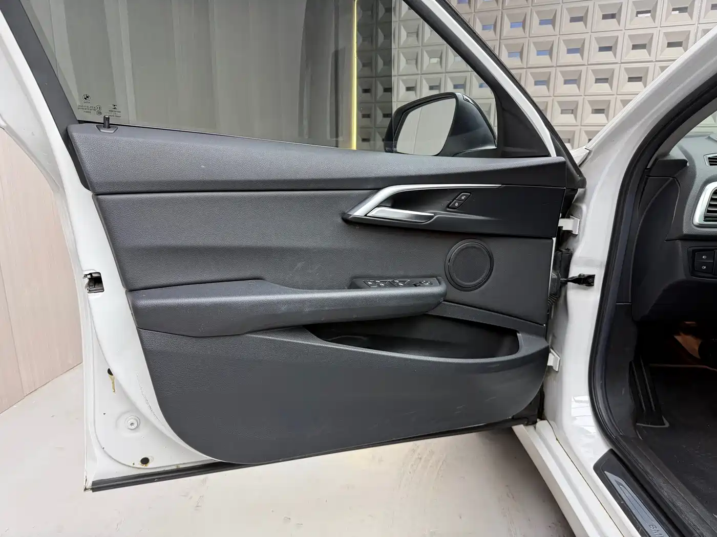 BMW 1 Series 2017 118i Sport фото 2
