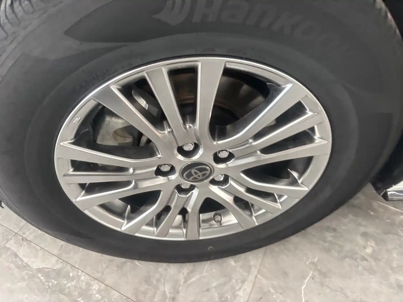 Toyota Sienna 2021 2.5L Hybrid Premium Edition фото 3