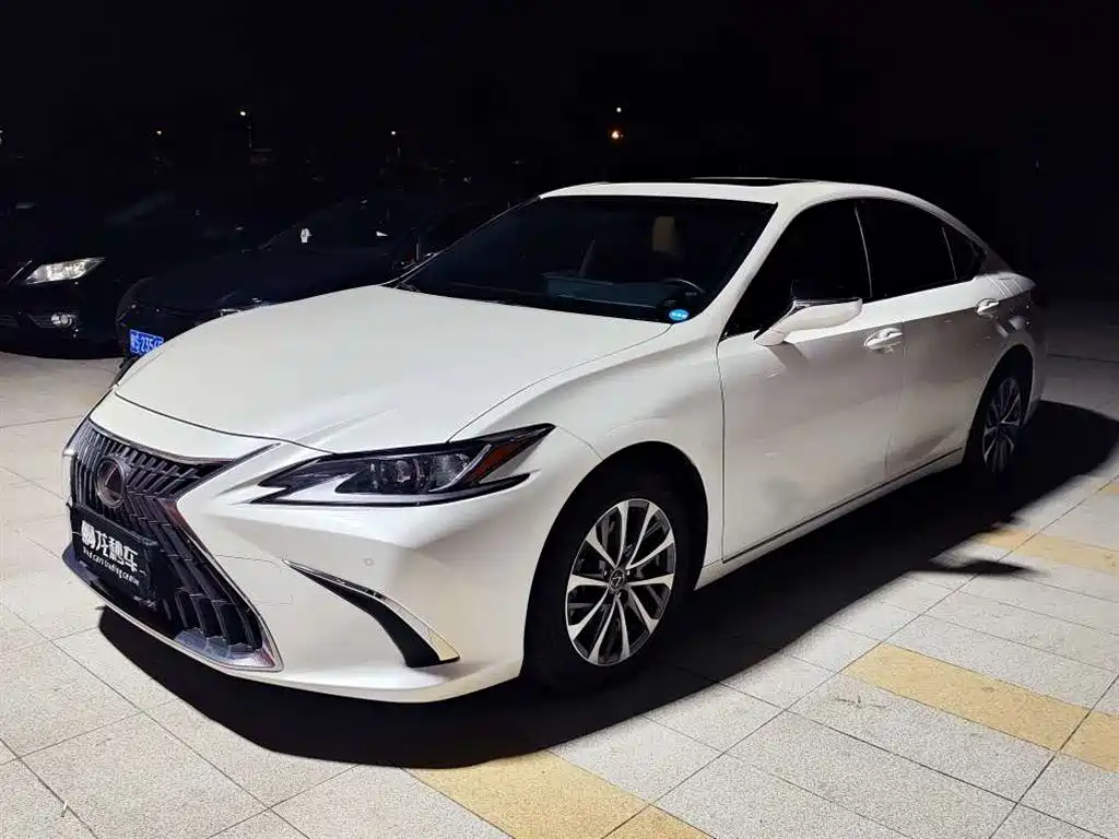 Lexus ES 2022 200 Excellence Edition