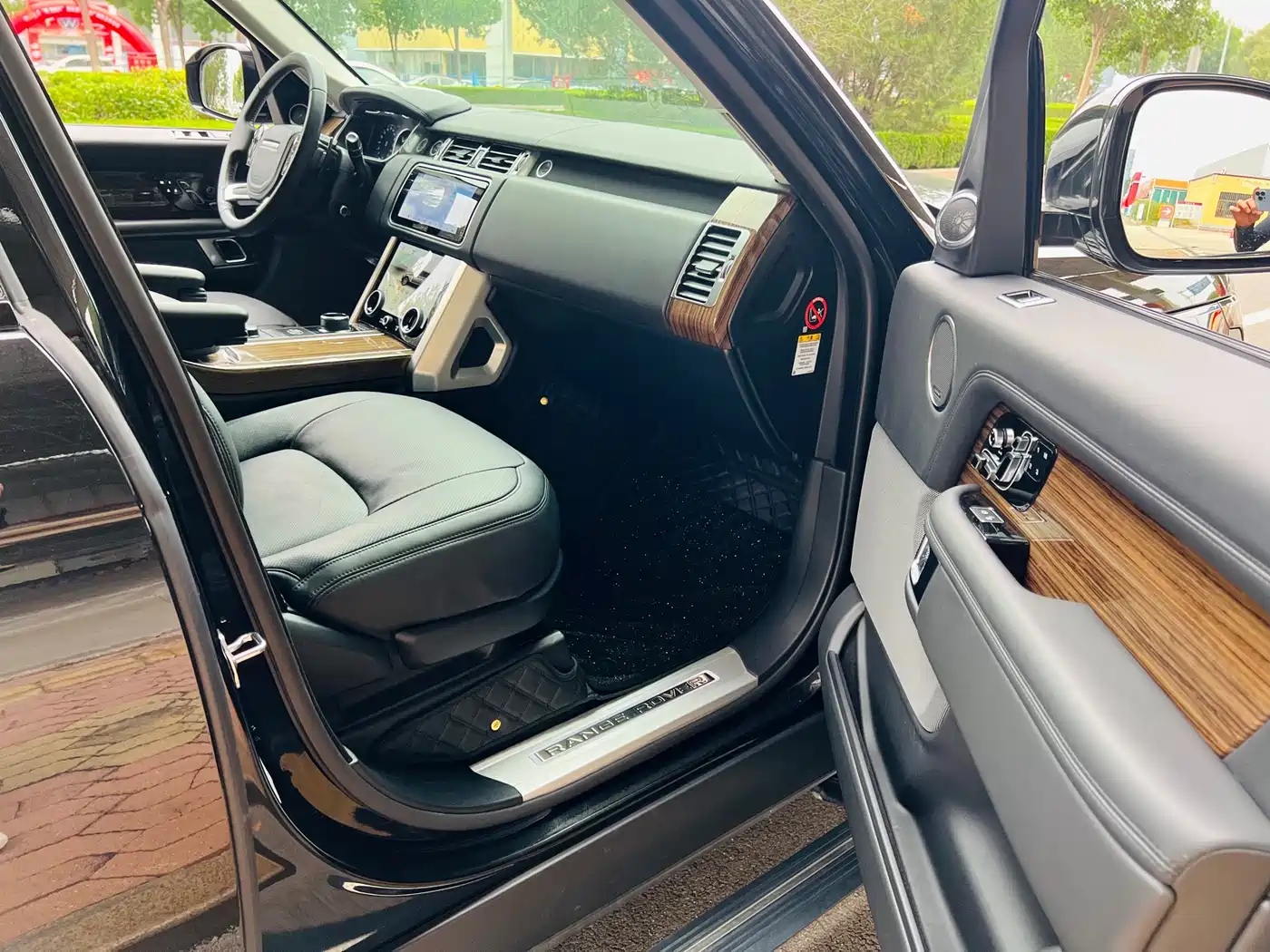 Land Rover Range Rover 2018 3.0 SC V6 Vogue Heritage Extended Edition фото 13