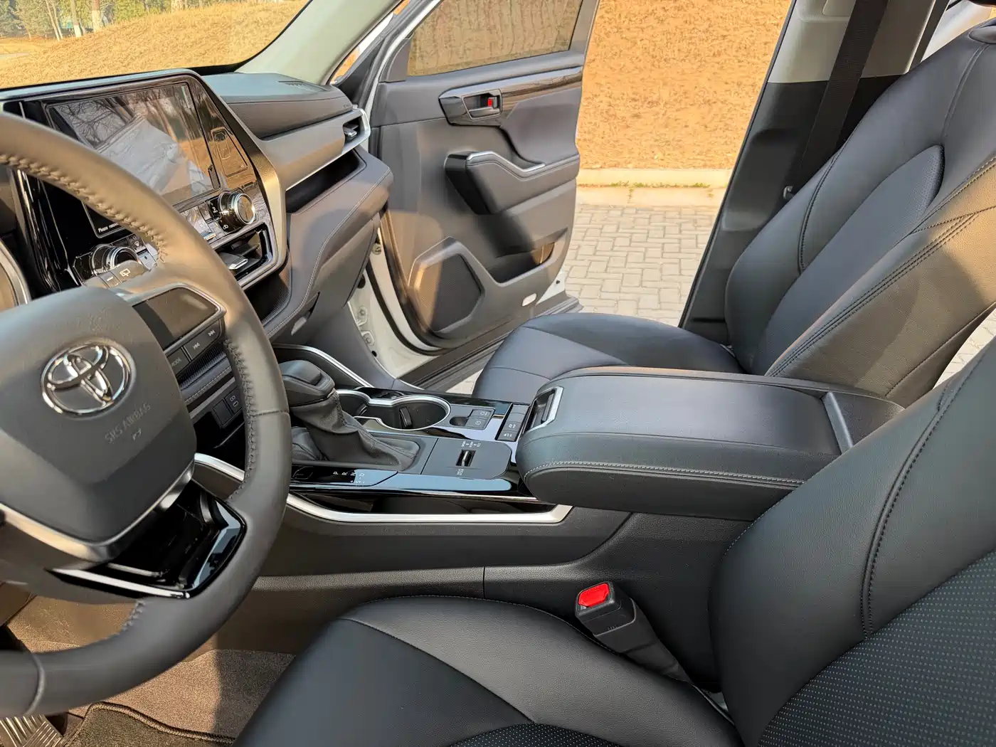 Toyota Highlander 2024 2.5L Smart Hybrid 2WD Elite 5-seater фото 14