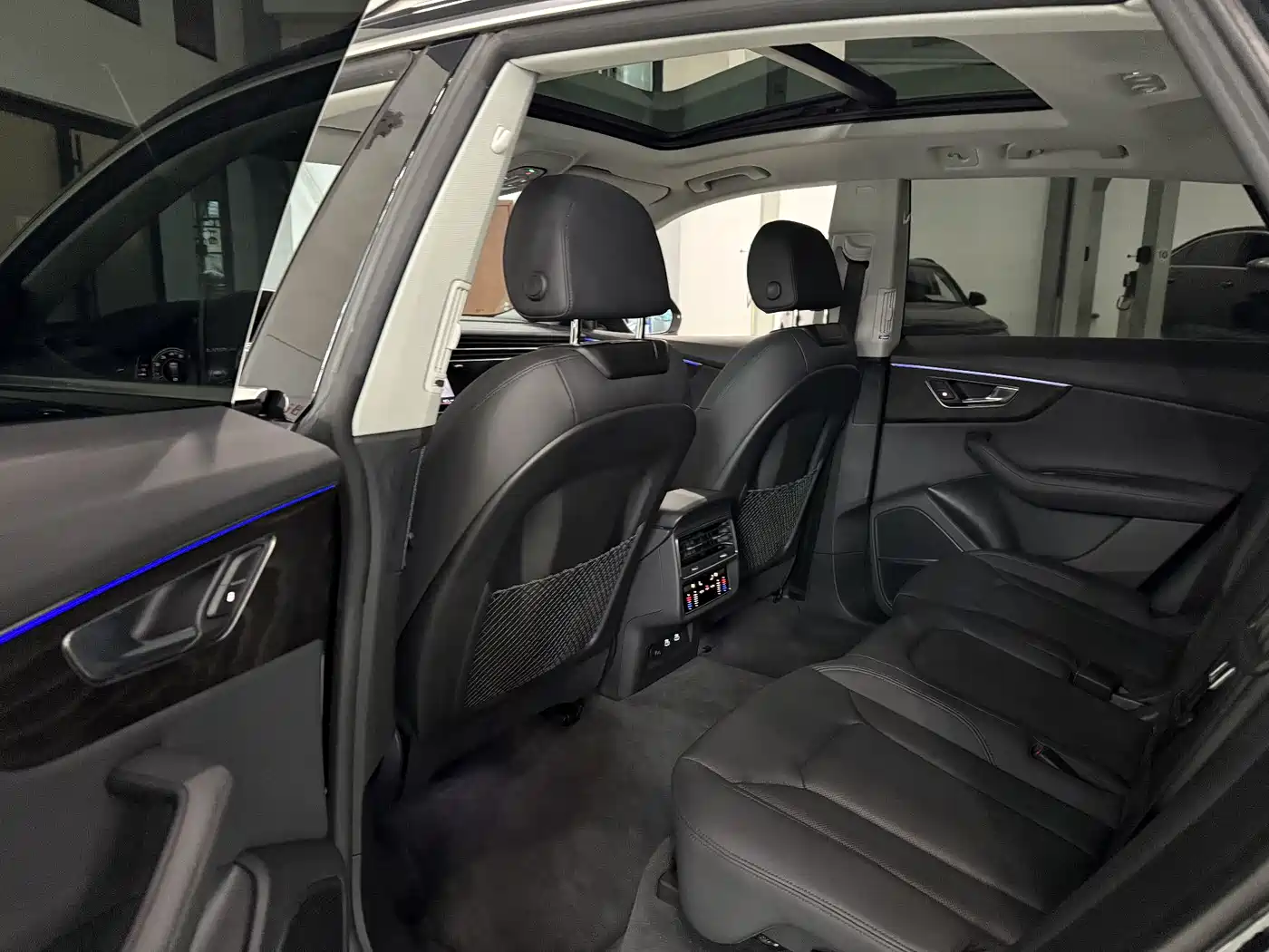 Audi Q8 2023 55 TFSI Luxury Sport фото 9