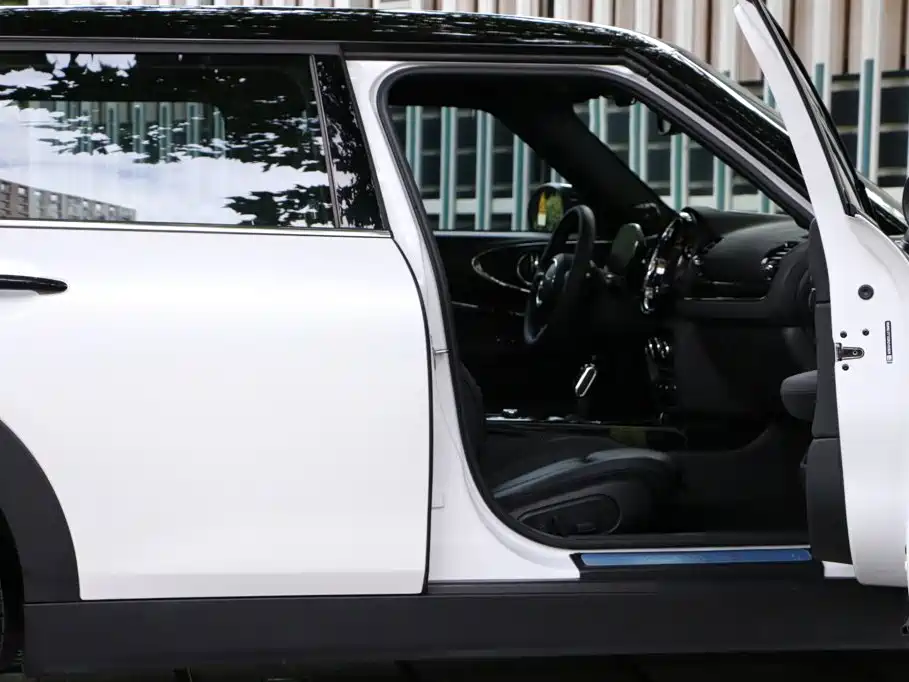 MINI CLUBMAN 2024 2023 Facelift 2.0T COOPER S Connoisseur