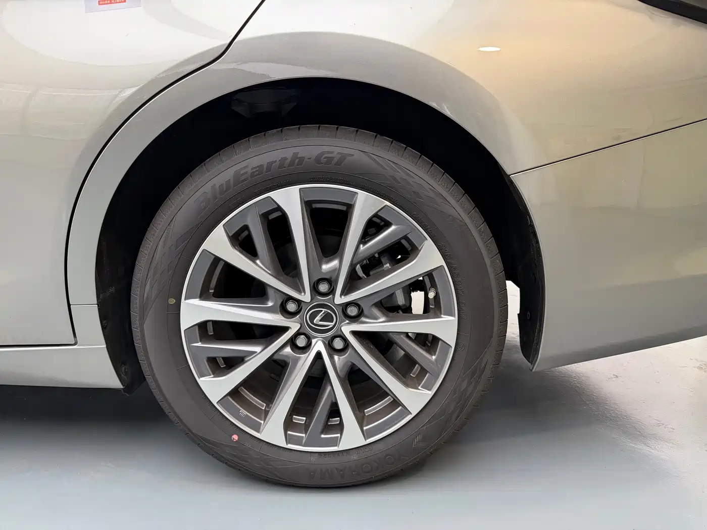 Lexus ES 2025 200 Ultimate Edition фото 14