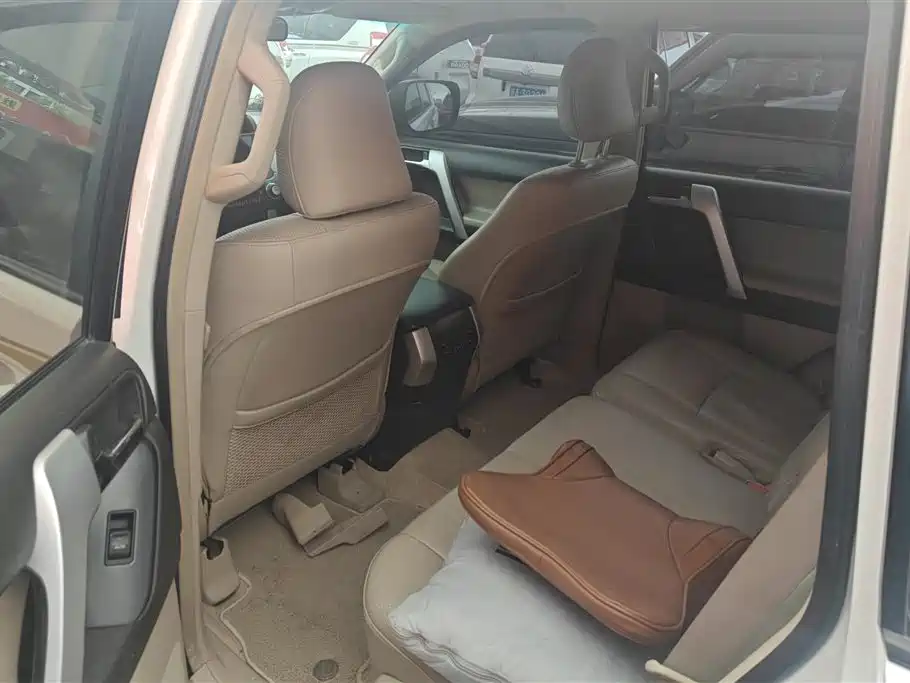 Toyota Prado 2010 4.0L Automatic TX фото 11