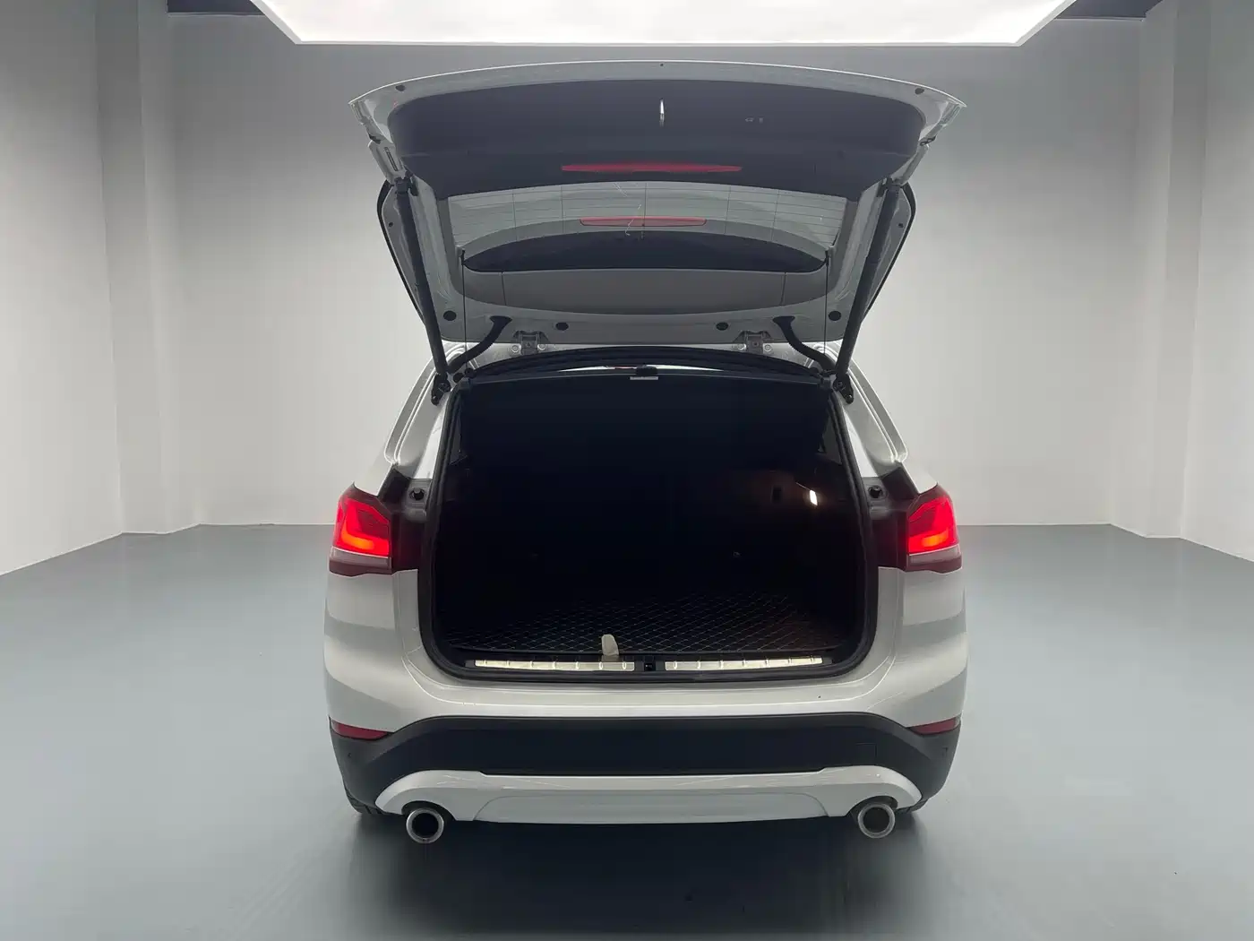 BMW X1 2021 sDrive25Li Leading фото 21