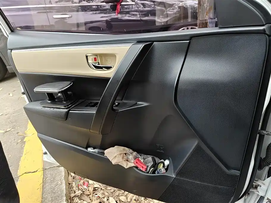 Toyota Corolla 2017 Facelift 1.2T S-CVT GL фото 7