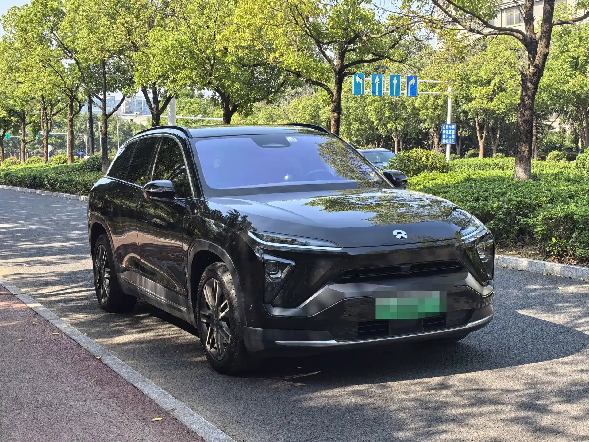 Фото 2 - NIO ES6