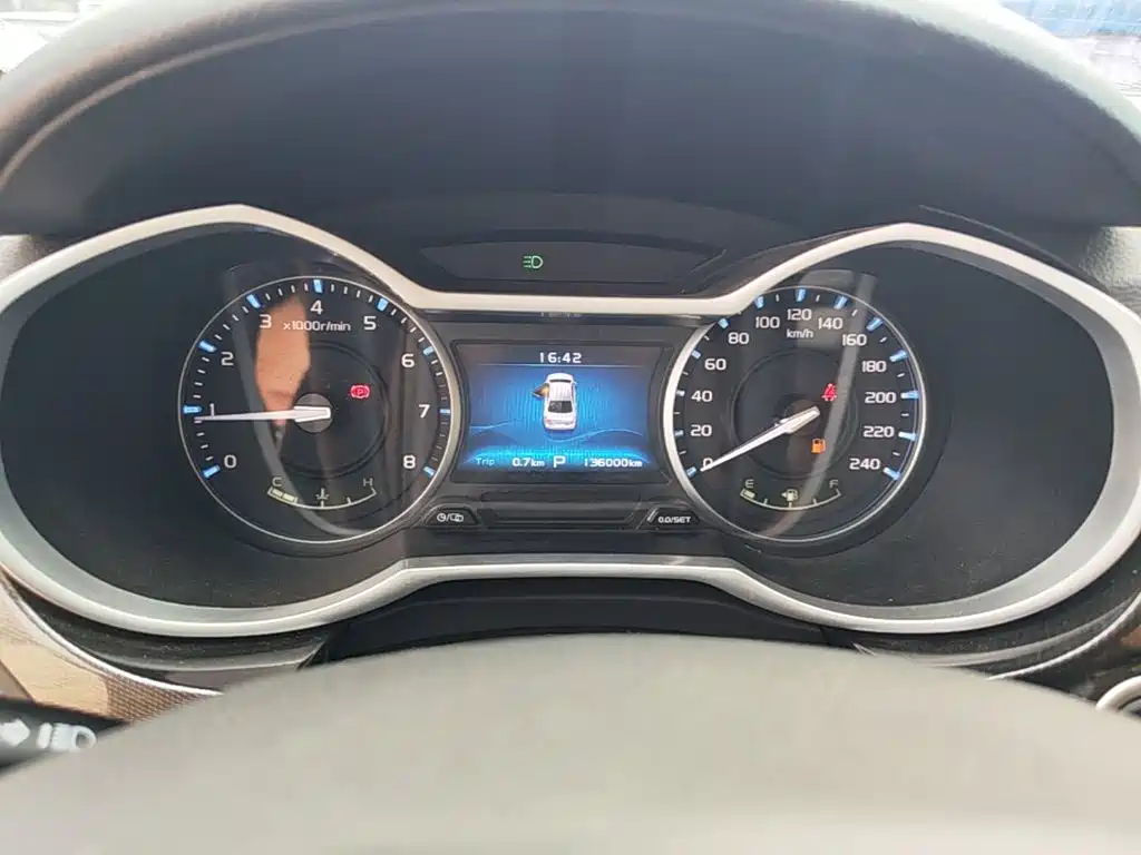 Фото 12 - Geely Emgrand