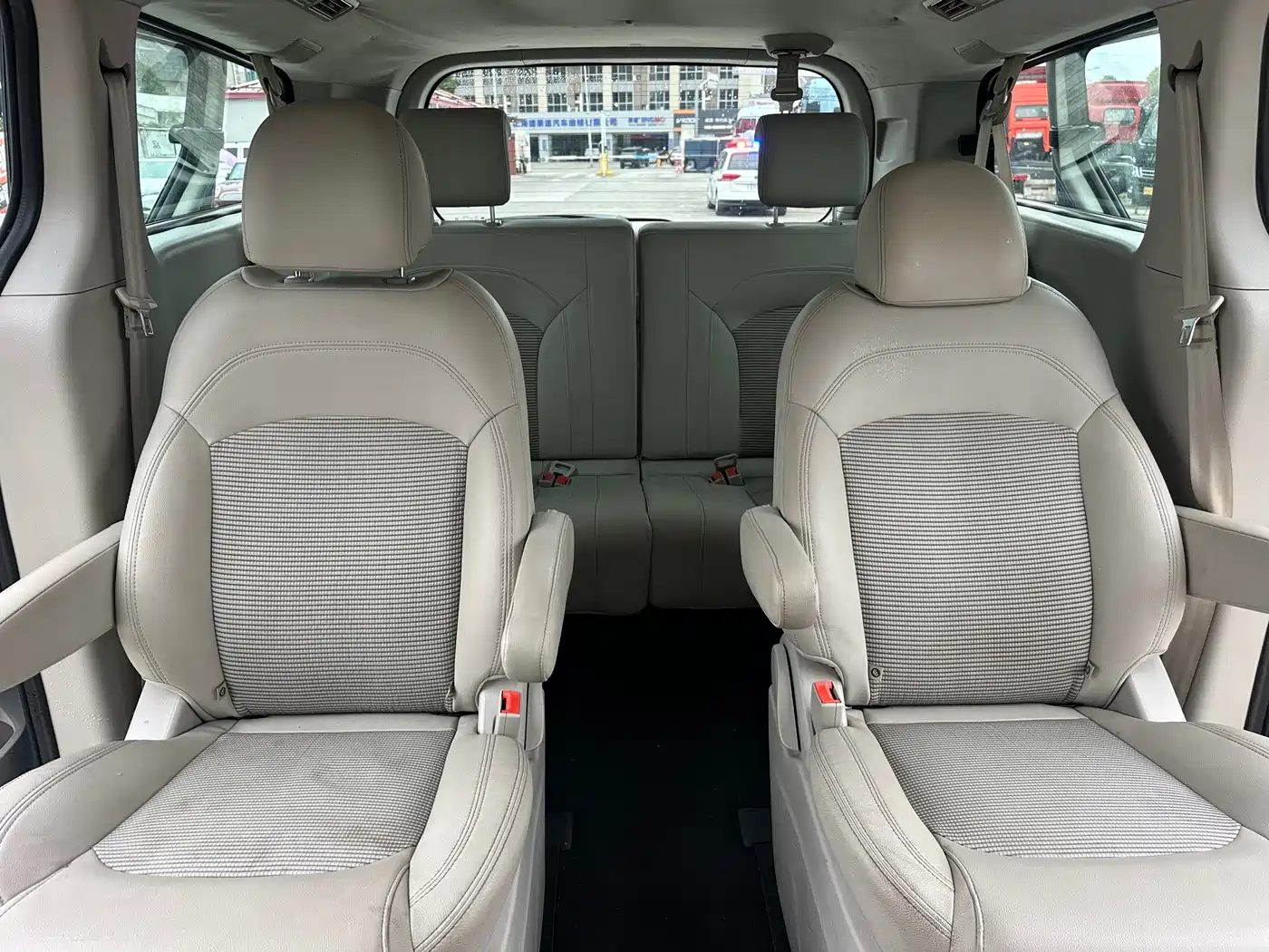 SAIC Maxus Maxus G10 2016 2.4L Manual Elite фото 11