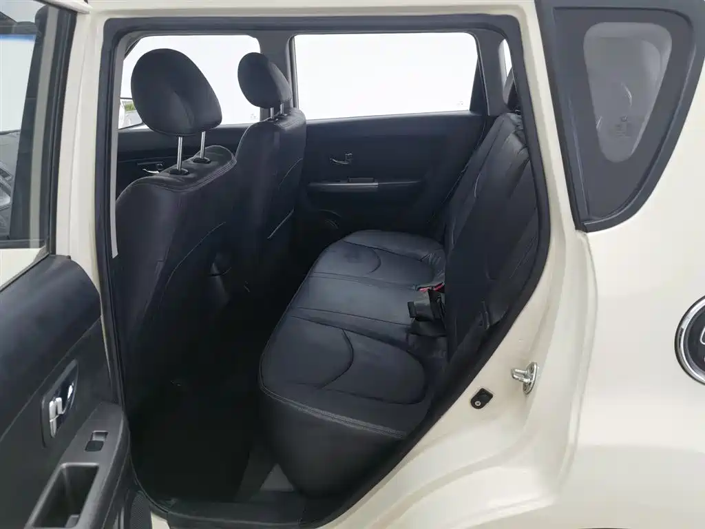 Kia Soul 2013 1.6L AT Premium фото 15