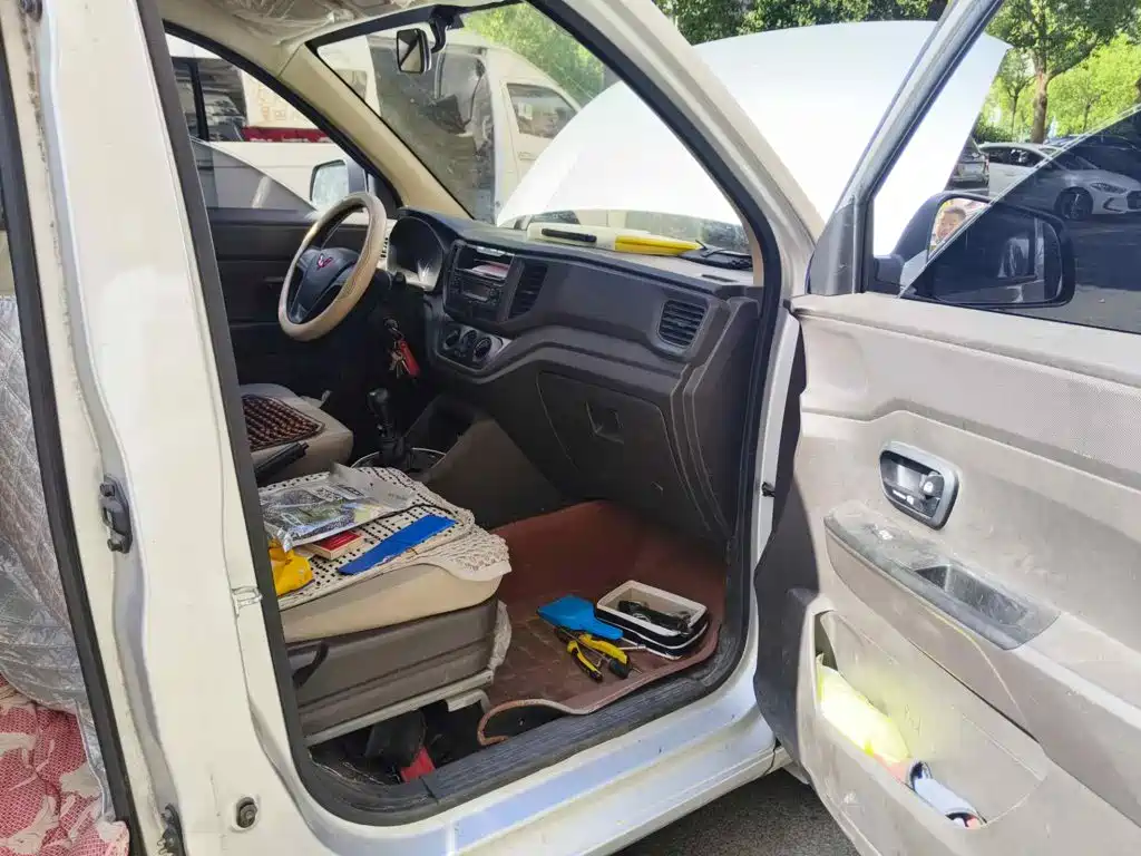 Wuling Motors Wuling Hongguang V 2023 2022 1.5L Dynamic Edition Hydraulic Power Steering LAR