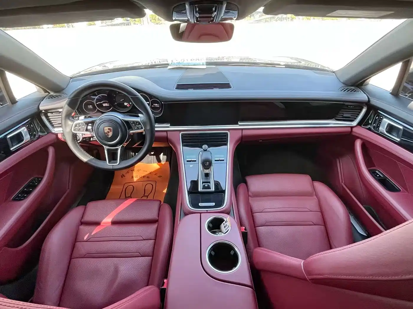 Porsche Panamera 2020 Panamera 10th Anniversary Edition 2.9T фото 10