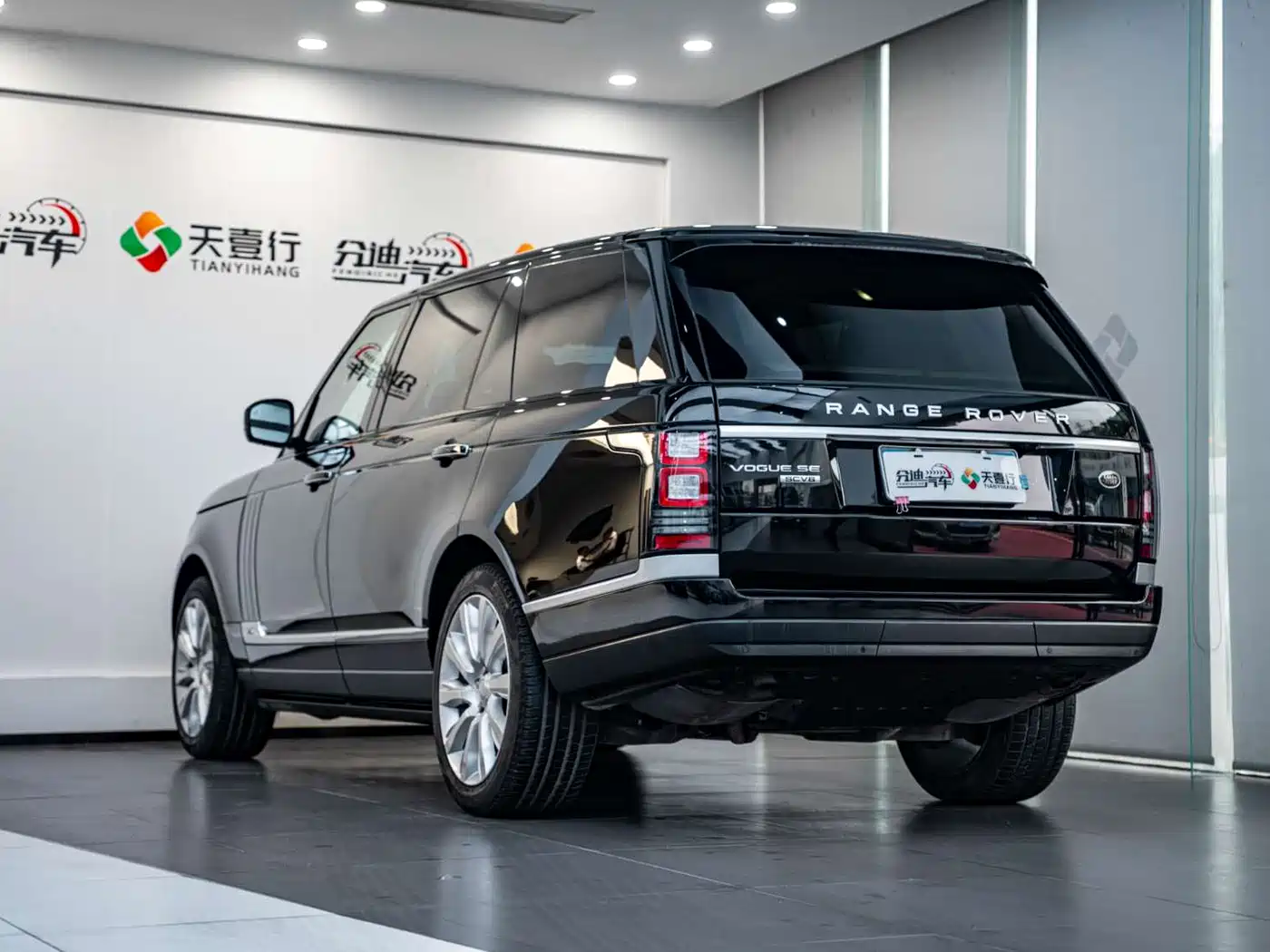 Land Rover Range Rover 2016 3.0 SC V6 Vogue LWB фото 7