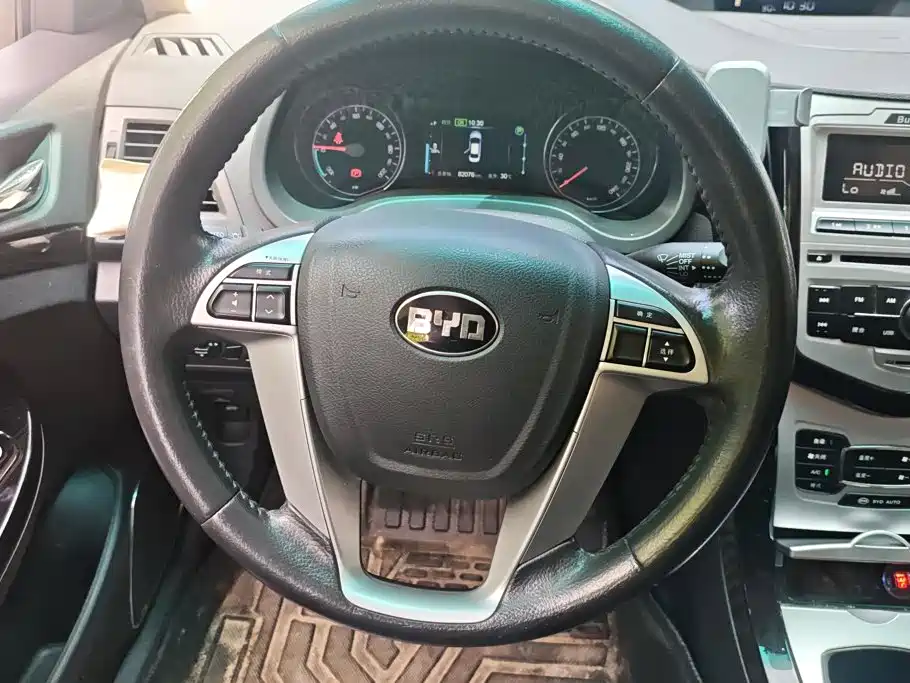 BYD E5