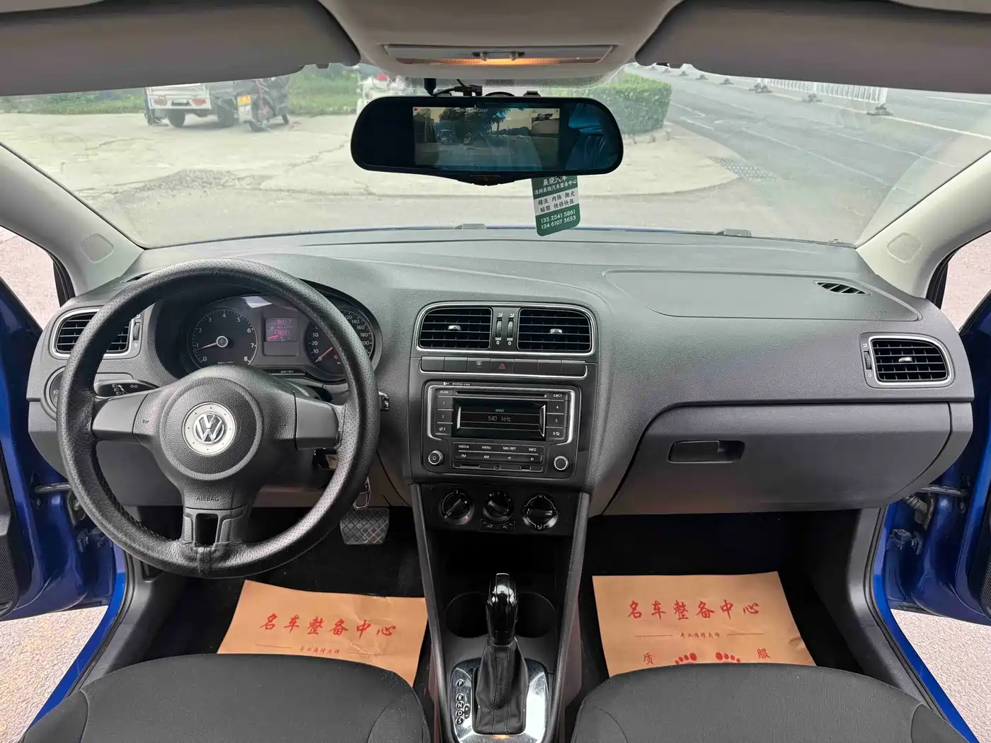 Volkswagen Polo 2011 1.4L Automatic Style Edition фото 13