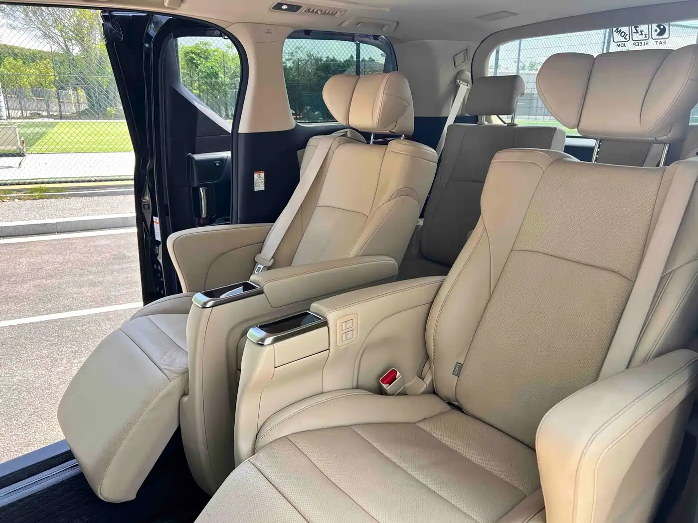 Toyota Alphard 2015 3.5L Luxury Edition фото 13